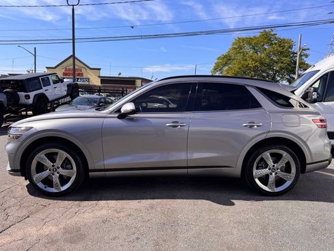 Used 2022 Genesis GV70 2.5T w/ Sport Prestige Package AWD/4WD image 4