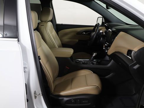 Used 2023 Chevrolet Traverse Premier AWD/4WD image 34