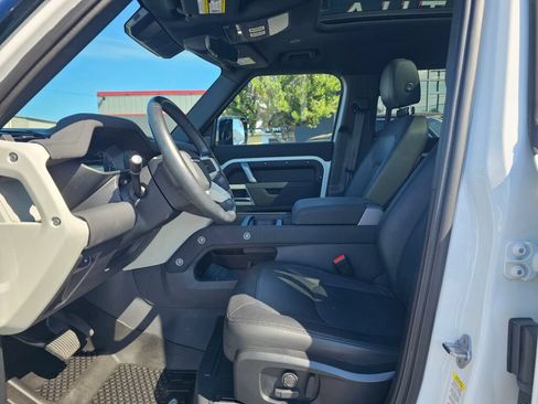Used 2023 Land Rover Defender 110 X-Dynamic SE AWD/4WD image 21