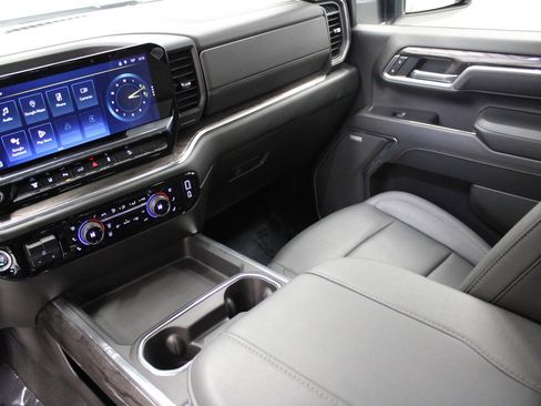 Used 2025 Chevrolet Silverado 2500 LTZ w/ Z71 Chrome Sport Edition image 24