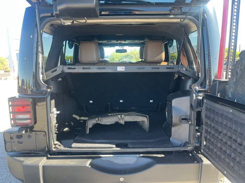 Used 2013 Jeep Wrangler Unlimited Rubicon w/ Dual Top Group AWD/4WD image 34