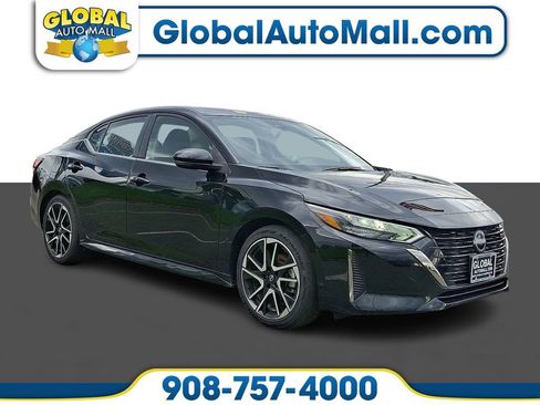 Used 2025 Nissan Sentra SR FWD image 1