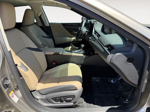 Used 2019 Lexus ES 350 w/ Accessory Package 2 FWD image 19