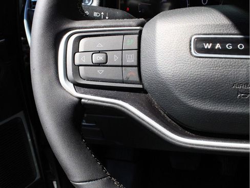 Certified 2023 Jeep Wagoneer 4WD image 16