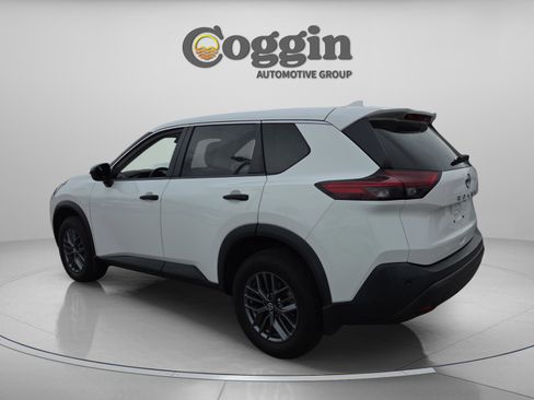 Used 2021 Nissan Rogue S image 3