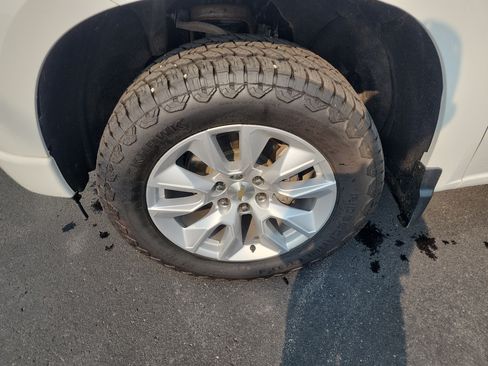 Certified 2023 Chevrolet Silverado 1500 Custom AWD/4WD image 33