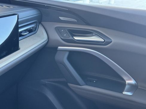 Used 2025 Audi Q5 Premium Plus w/ Premium Plus image 38