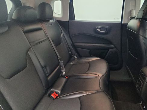 Used 2019 Jeep Compass Latitude image 19