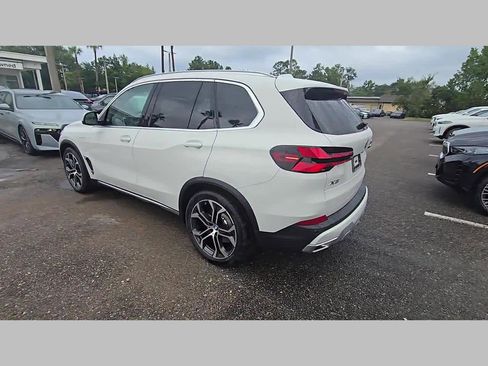 New 2026 BMW X5 xDrive50e w/ Premium Package image 30
