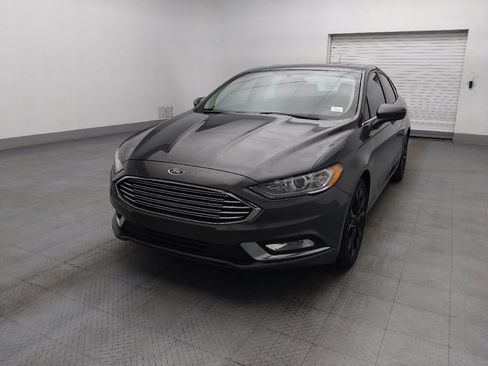 Used 2017 Ford Fusion SE w/ Equipment Group 201A FWD image 15