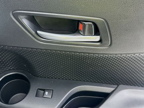 Used 2019 Toyota C-HR LE FWD image 29