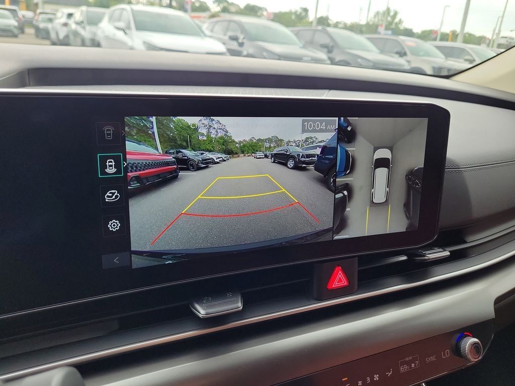 New 2026 Kia Carnival SX w/ SX Dark Edition Package FWD image 33