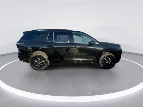 Used 2025 Chevrolet Traverse RS w/ LPO, Floor Liner Package image 9