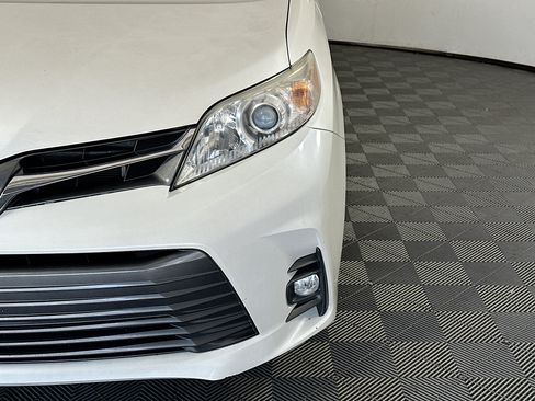 Used 2020 Toyota Sienna XLE FWD image 9