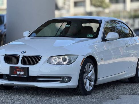 Used 2013 BMW 328i Convertible image 4