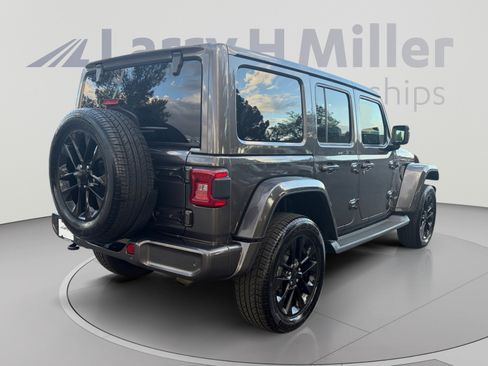 Used 2021 Jeep Wrangler Unlimited Sahara AWD/4WD image 5