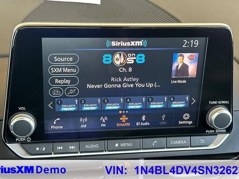 Used 2025 Nissan Altima 2.5 SV FWD image 32