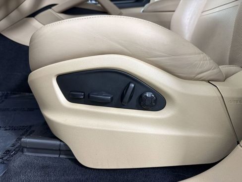 Certified 2023 Porsche Cayenne AWD/4WD image 40