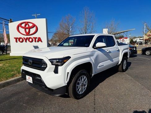New 2026 Toyota Tacoma SR5 image 2