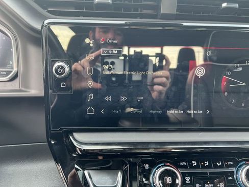 Used 2023 GMC Sierra 1500 AT4X image 14