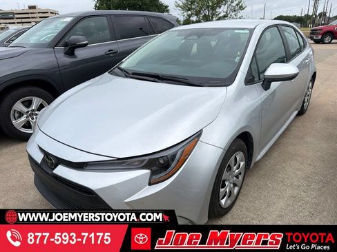 Used 2026 Toyota Corolla LE FWD image 1