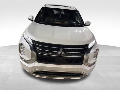 Used 2022 Mitsubishi Outlander SEL image 3