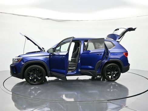 Used 2023 Volkswagen Taos SE image 44