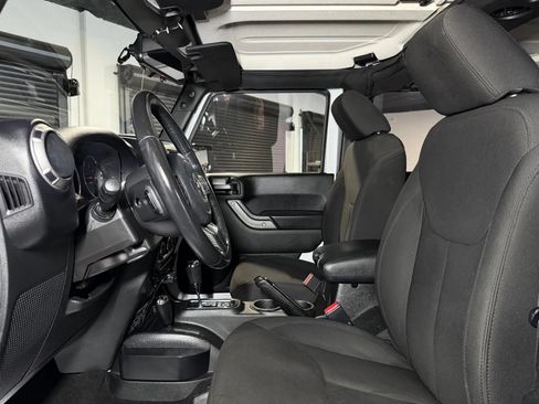Used 2017 Jeep Wrangler Unlimited Sport w/ Connectivity Group AWD/4WD image 24