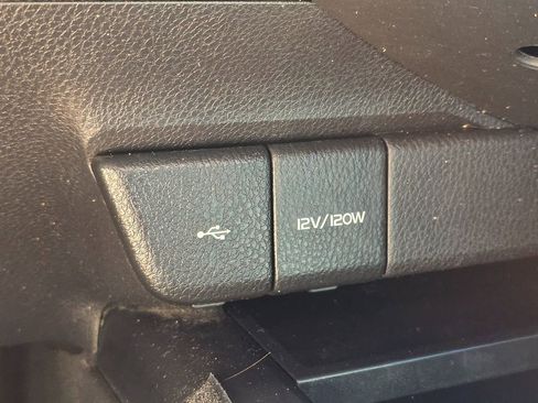 Used 2020 Toyota Camry SE w/ Convenience Package image 33