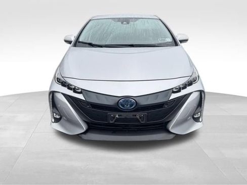 Used 2021 Toyota Prius Prime Limited image 2