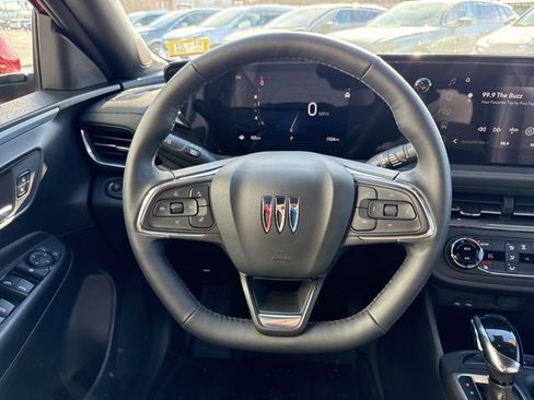 Used 2025 Buick Envista Preferred w/ Convenience I Package image 21