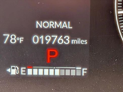 Used 2025 Honda Pilot TrailSport image 13