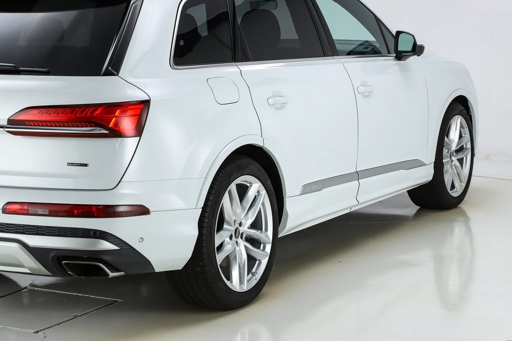 Used 2025 Audi Q7 3.0T Prestige w/ Prestige Package AWD/4WD image 18