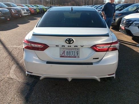 Used 2020 Toyota Camry XSE image 6