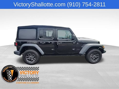 Used 2024 Jeep Wrangler Unlimited Sport AWD/4WD image 29