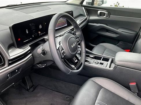 Certified 2025 Kia Sorento S w/ Panoramic Sunroof Package image 13