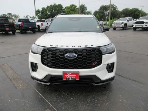 Used 2025 Ford Explorer ST AWD/4WD image 13