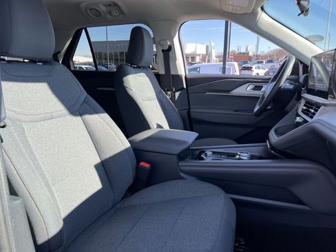 Used 2025 Ford Explorer Active image 26