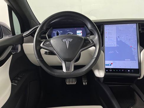Used 2018 Tesla Model X 100D image 15