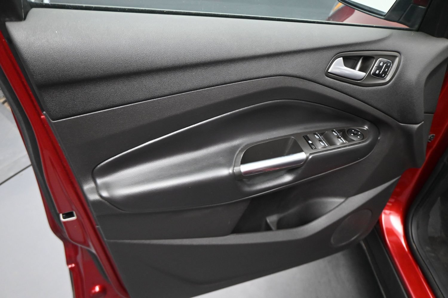 Certified 2019 Ford Escape Titanium FWD image 6