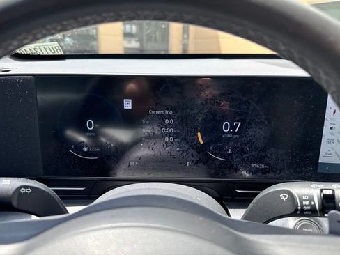 Used 2024 Hyundai Kona Limited FWD image 19