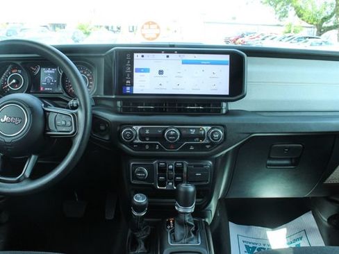 Used 2025 Jeep Wrangler Unlimited Sport AWD/4WD image 16