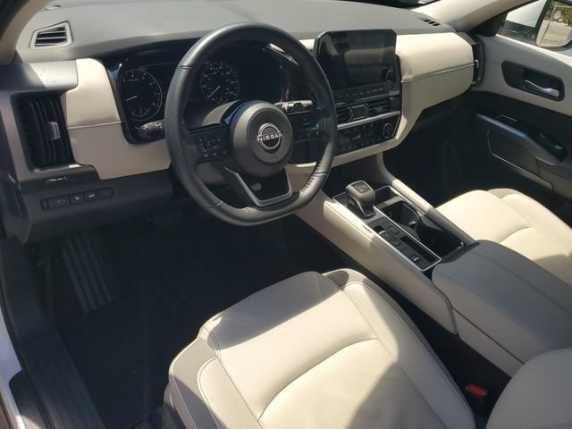 Certified 2025 Nissan Pathfinder SL FWD image 25