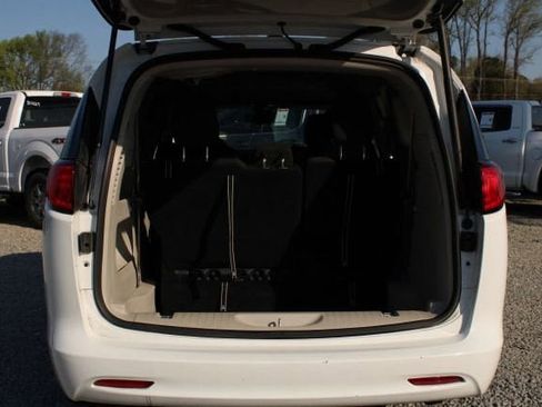 Used 2024 Chrysler Voyager LX FWD image 10