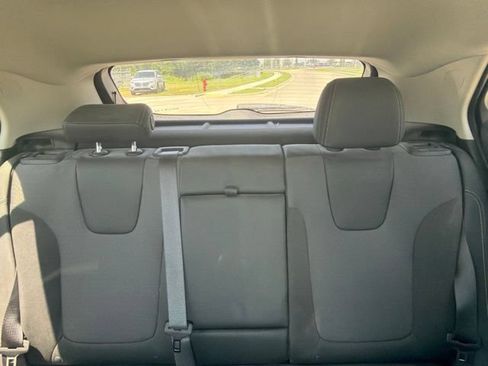 Used 2023 Buick Encore GX Select w/ Sport Touring Package FWD image 17