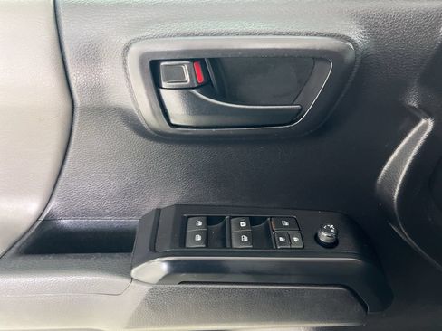 Used 2021 Toyota Tacoma SR AWD/4WD image 19