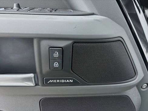 New 2026 Land Rover Defender 110 S image 20