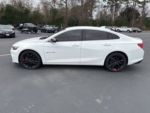 Used 2018 Chevrolet Malibu LT w/ Driver Confidence Package image 2