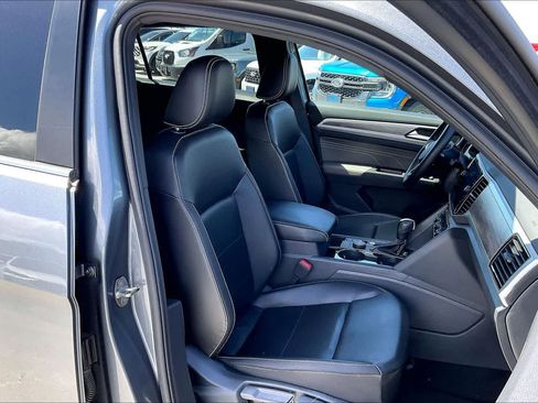 Used 2022 Volkswagen Atlas Cross Sport SE AWD/4WD image 13