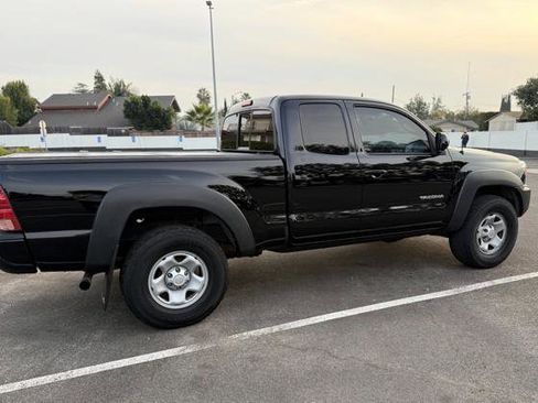 Used 2014 Toyota Tacoma 4x4 Access Cab w/ Convenience Package image 8
